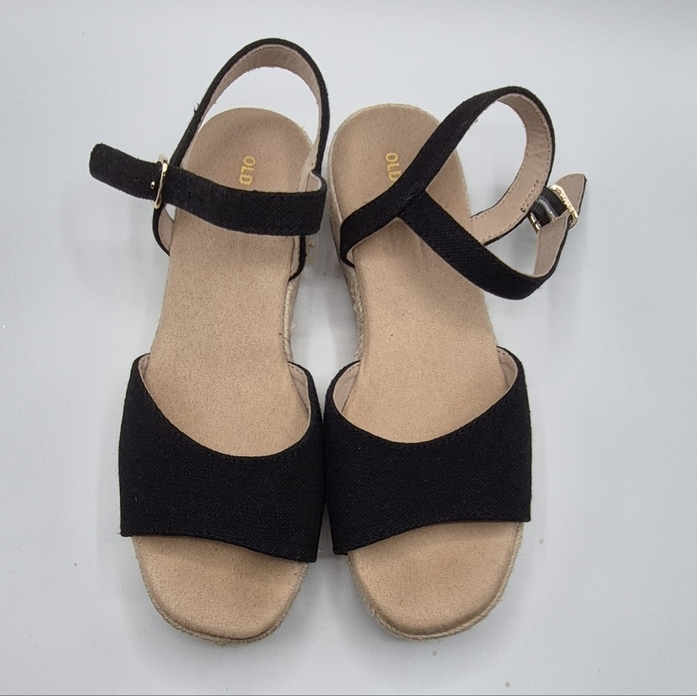Old Navy Black and Tan Women's Sandals